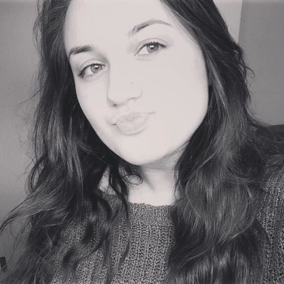 Meet your Posher, Shawna - Picture 1 of 1